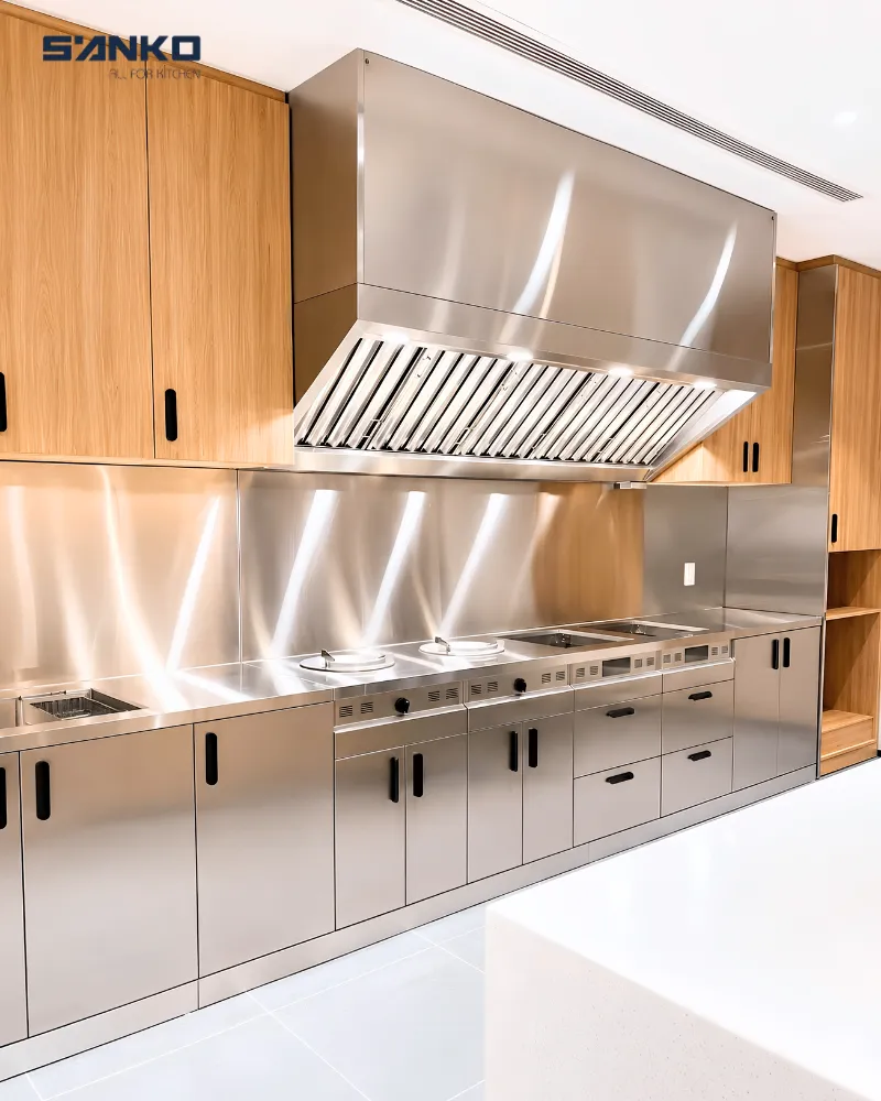 Công trình thực tế tủ bếp inox cánh inox công ty HUYNCHI