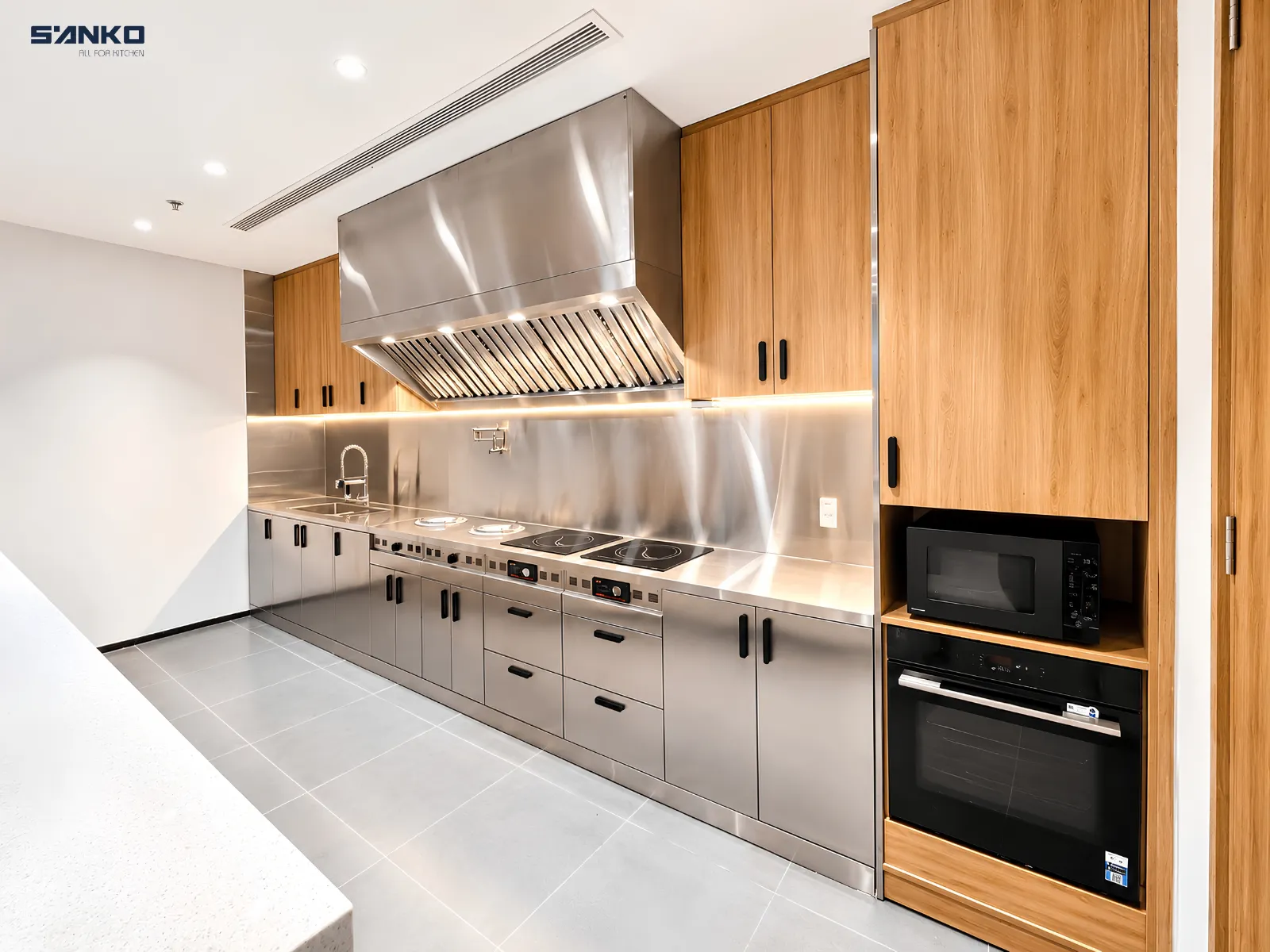 Công Trình Tủ Bếp Inox Cánh Inox Chữ I – Công ty TNHH HUYNCHI