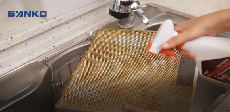 Dung dịch tẩy dầu mỡ nhà bếp là gì
