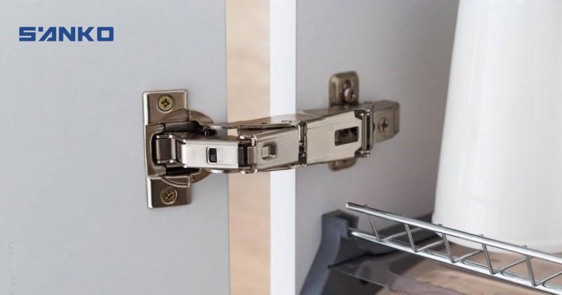 Nguyên Nhân Khiến Bản Lề Tủ Bếp Bị Kêu