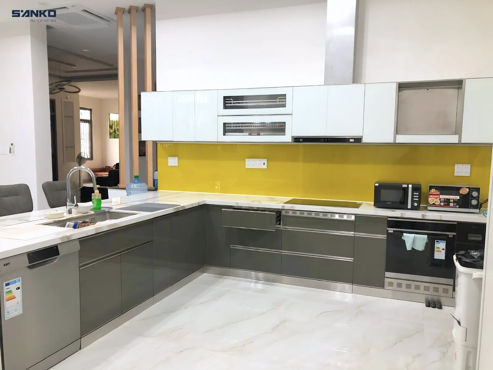 Tủ bếp inox cánh kính chữ L
