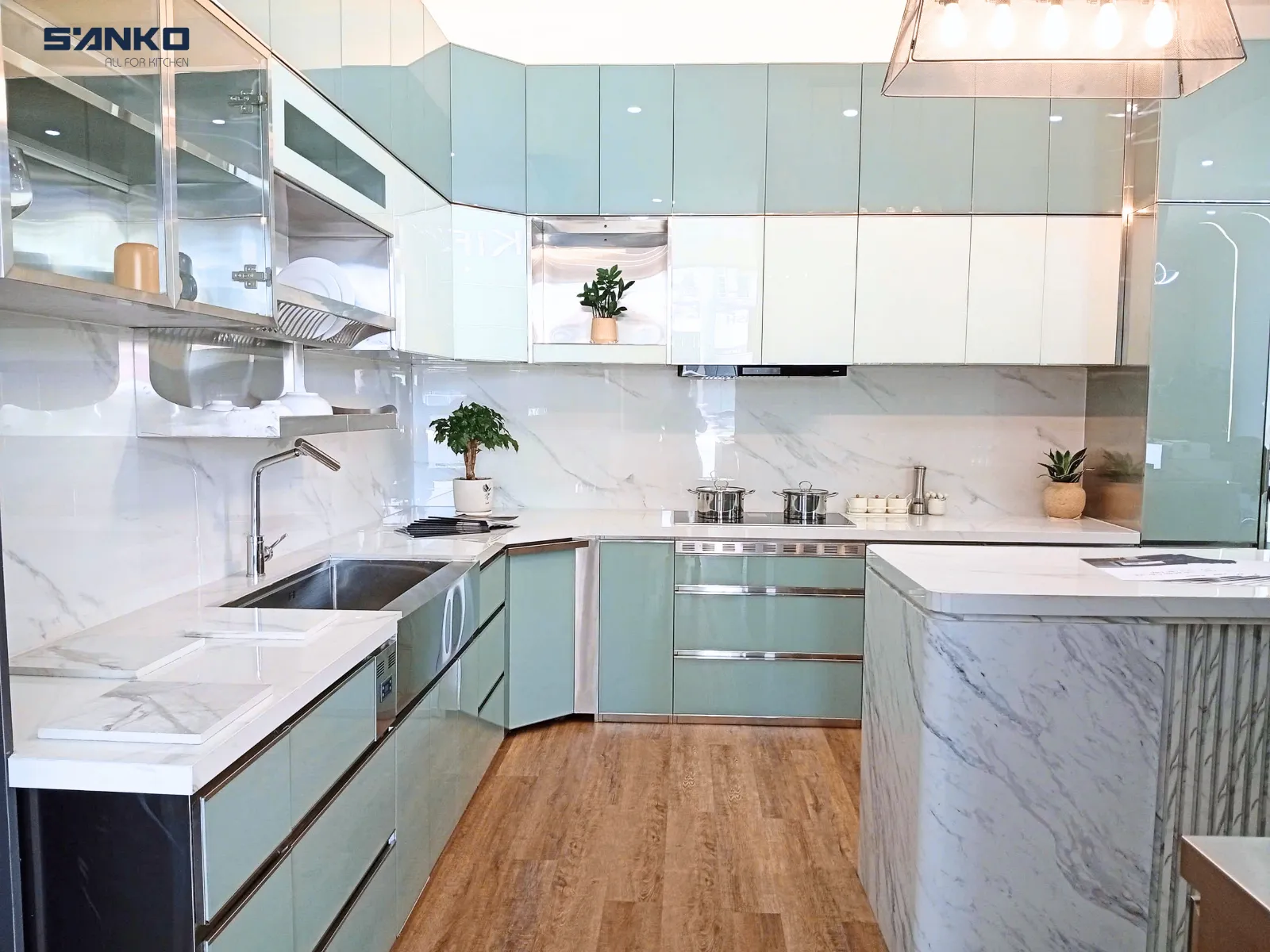 Tủ bếp inox cánh kính tại Cần Thơ