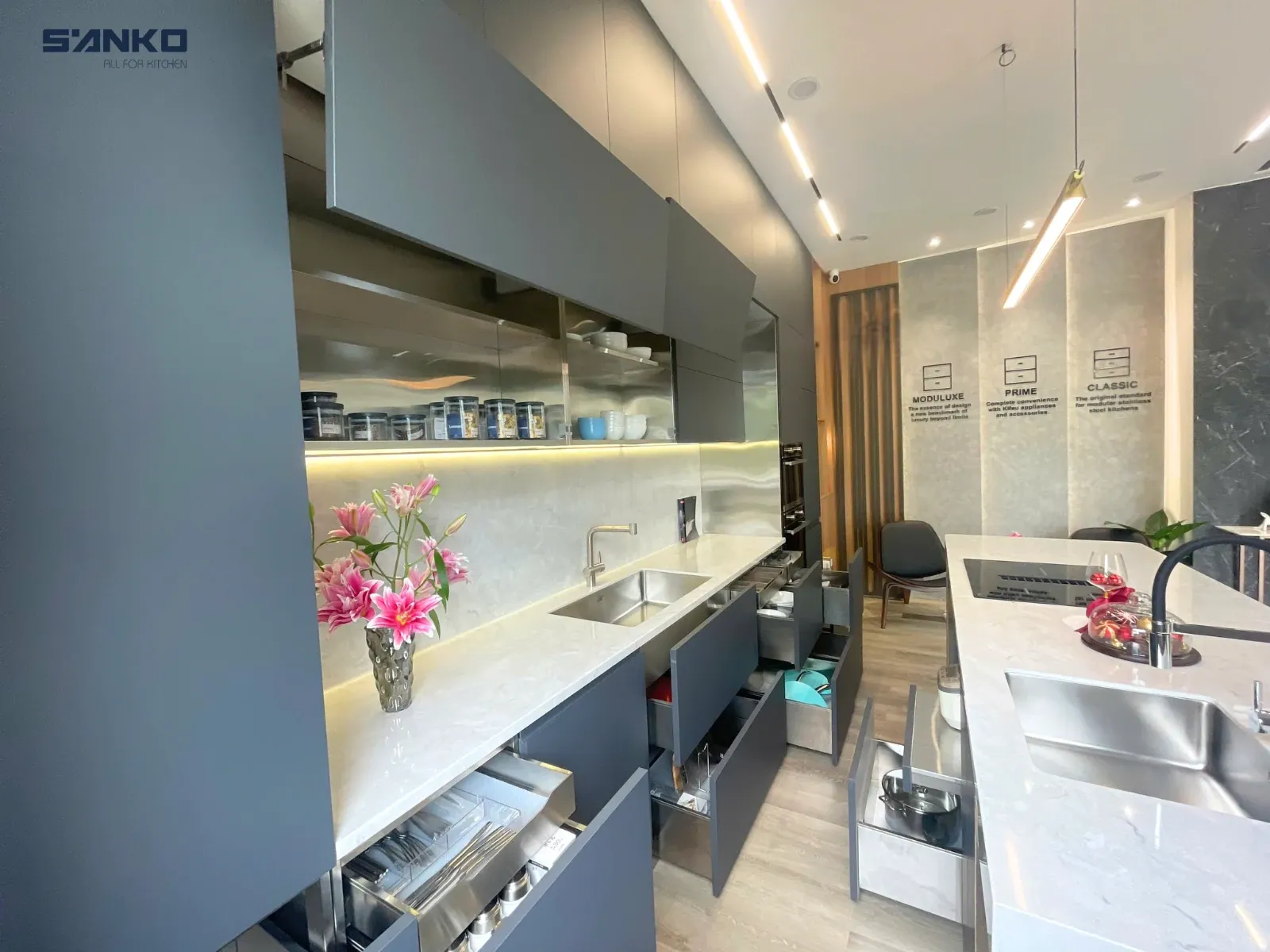 Công trình Tủ bếp Inox cánh Laminate chữ I có đảo – Chị Thảo (Quận 7)
