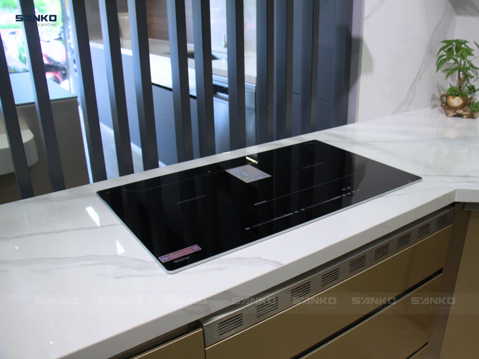 tủ bếp khung inox mặt đá